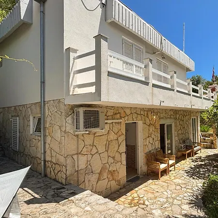 別荘 4 Bedroom Pet Friendly In *