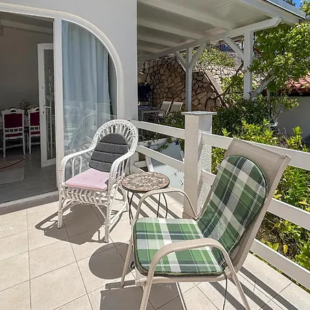 4 Bedroom Pet Friendly In Holiday home *