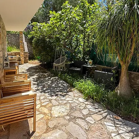 4 Bedroom Pet Friendly In Holiday home