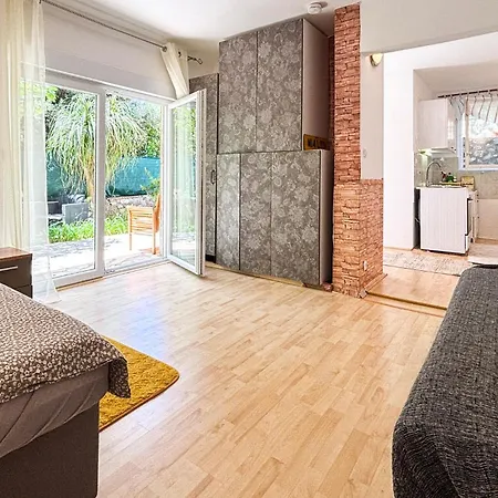 Holiday home 4 Bedroom Pet Friendly In *