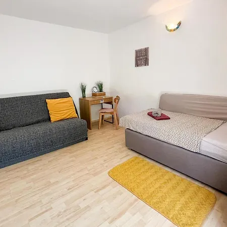 別荘 4 Bedroom Pet Friendly In Miholašćica