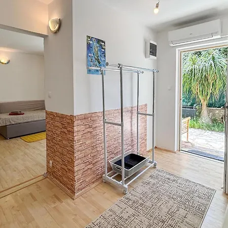 4 Bedroom Pet Friendly In