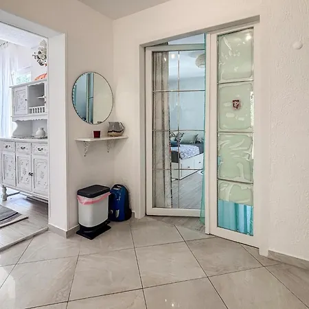 Holiday home 4 Bedroom Pet Friendly In *