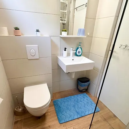 Holiday home 4 Bedroom Pet Friendly In *